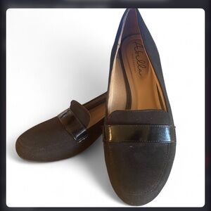 Abella Women's Classic Black Loafers